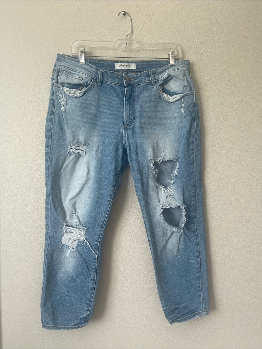 Kancan signature buckle, exclusive cropped jeans, size 31x 24